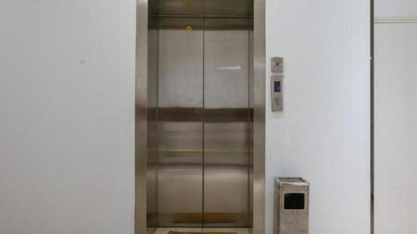 Otel Shell Xinxiang Weibin District Railway Station Department Store