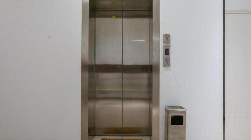 Otel Shell Xinxiang Weibin District Railway Station Department Store