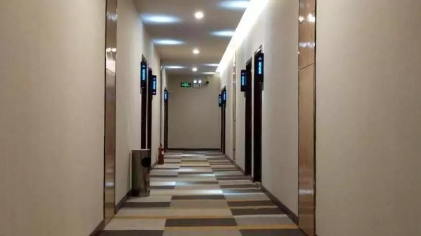 ホテル Shell Xinxiang Weibin District Railway Station Department Store