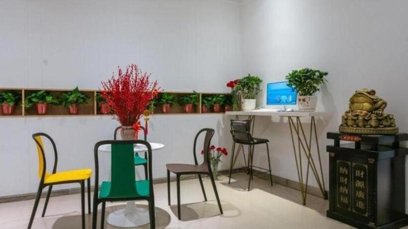 Otel Shell Xinxiang Weibin District Railway Station Department Store