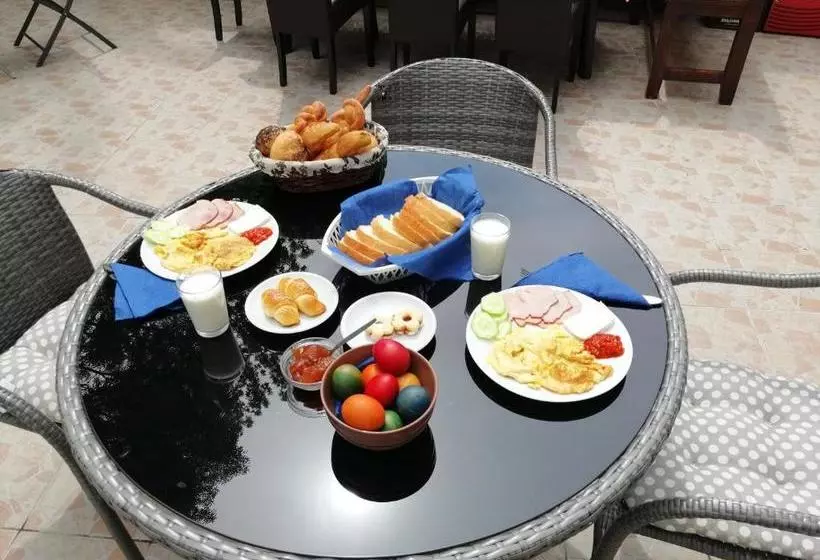 تختخواب و صبحانه Guest House Golden Coin