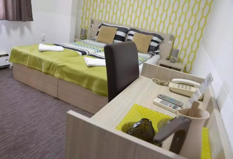 تختخواب و صبحانه Guest House Golden Coin