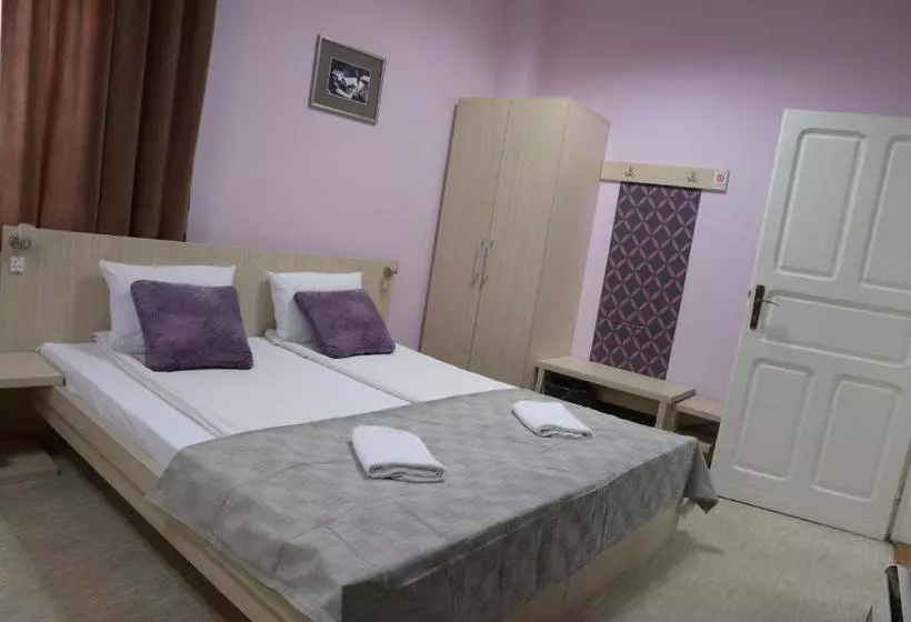 تختخواب و صبحانه Guest House Golden Coin