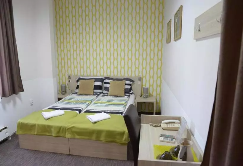 تختخواب و صبحانه Guest House Golden Coin