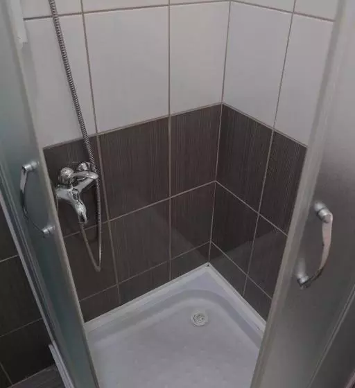 تختخواب و صبحانه Guest House Golden Coin