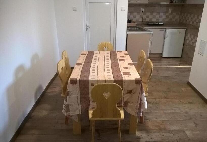 پانسیون Apartmani Mimi