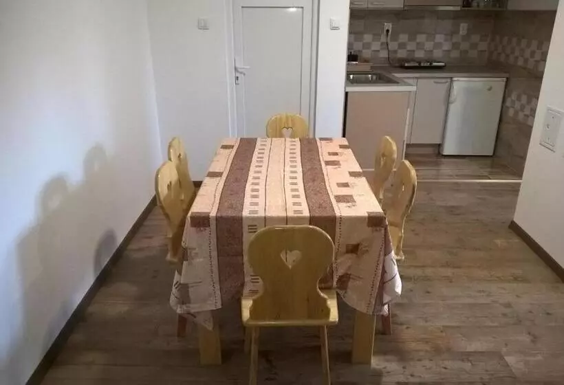 پانسیون Apartmani Mimi