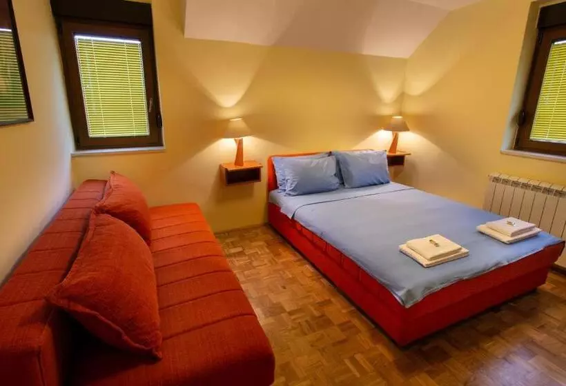 پانسیون Apartments Mery