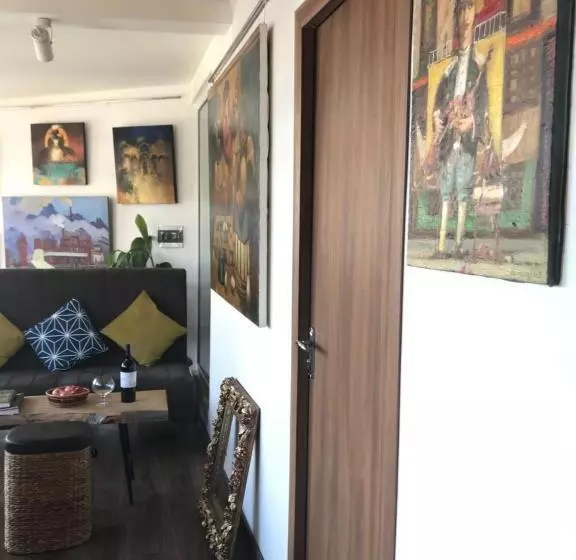پانسیون Gallery Guesthouse