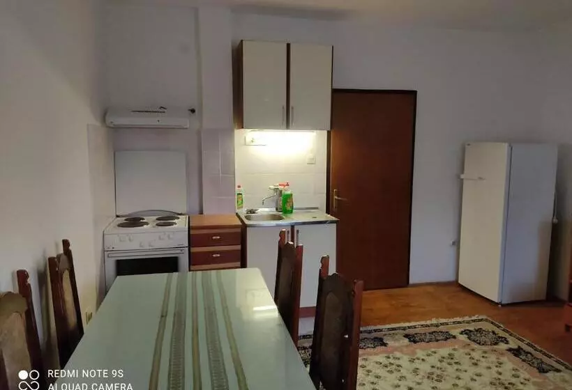 پانسیون Topholiday