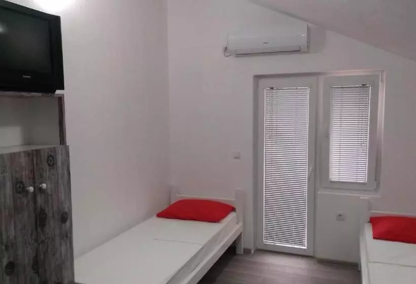 پانسیون Topholiday