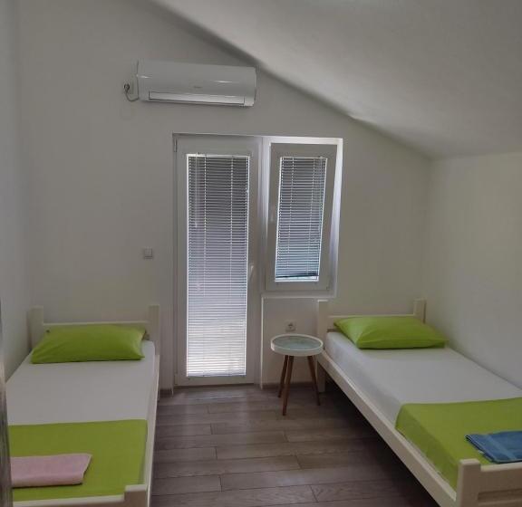 پانسیون Topholiday