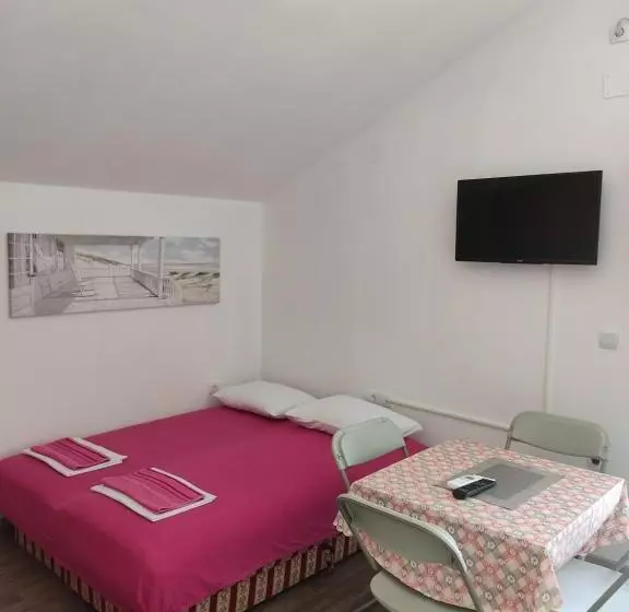 پانسیون Topholiday