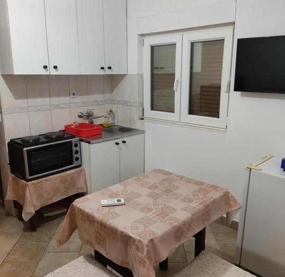 پانسیون Topholiday