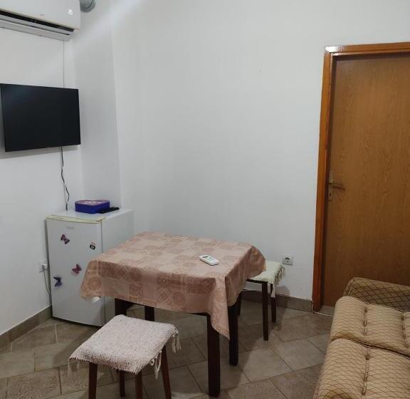 پانسیون Topholiday