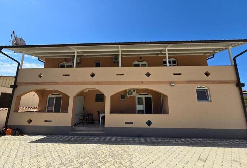 پانسیون Vila Cattleya