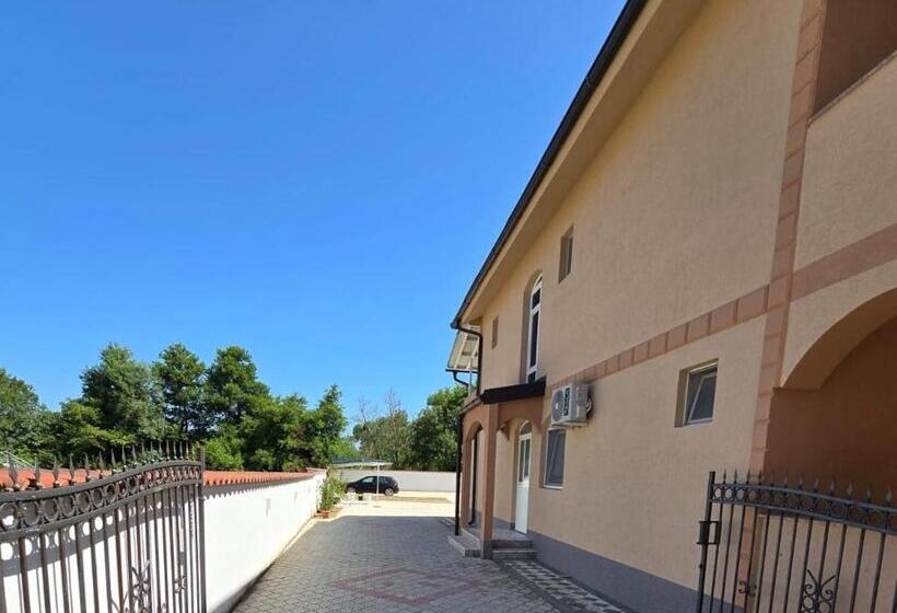 پانسیون Vila Cattleya