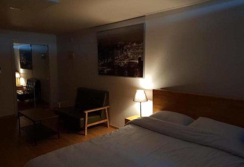 Stay And Co Residence