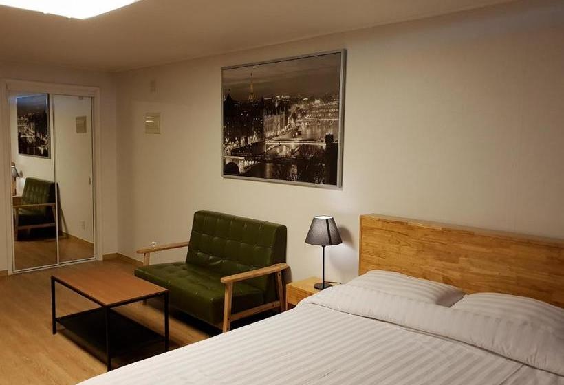 Stay And Co Residence