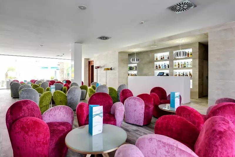 Отель Barcelo Teguise Beach - Adults Only