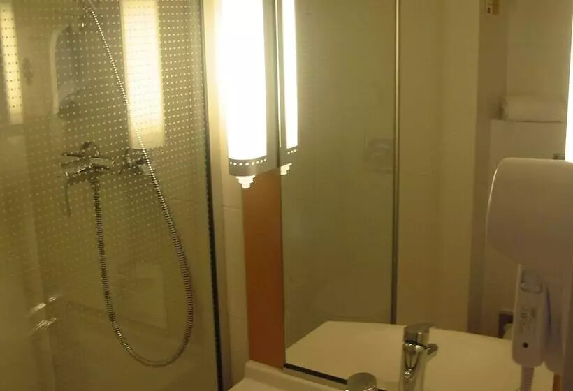 Ibis Hotel Brussels Expo Atomium