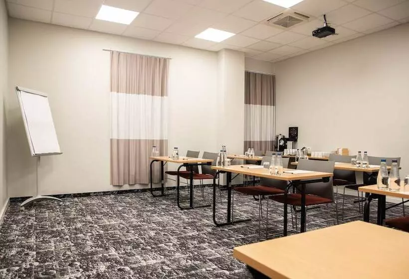 בית מלון כפרי Ibis Krakow Centrum