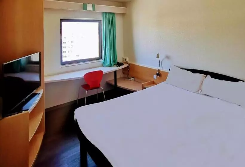 Отель Ibis Leiria Fatima