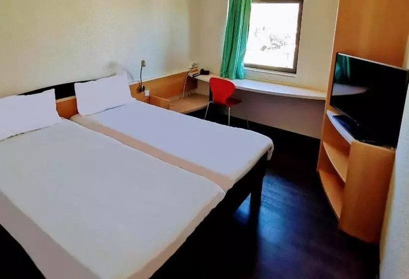 Отель Ibis Leiria Fatima