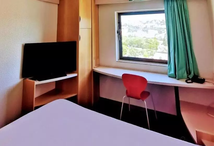 Отель Ibis Leiria Fatima