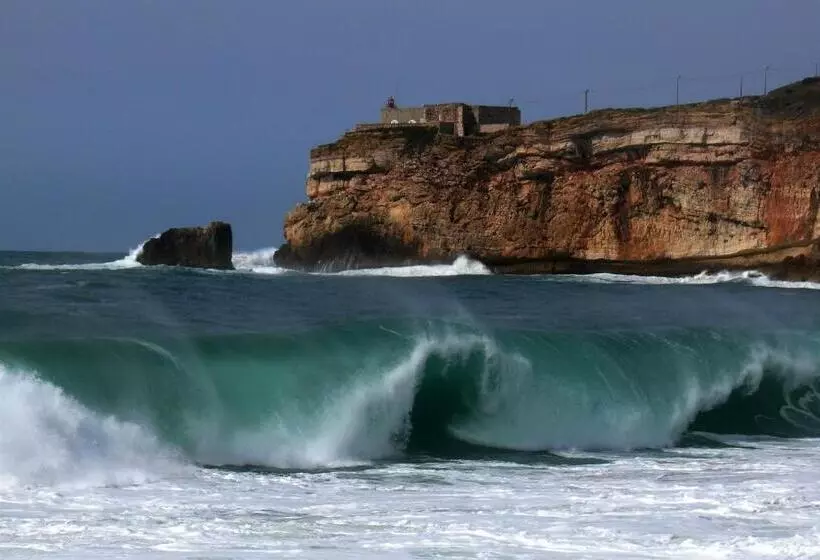 Отель Ibis Leiria Fatima