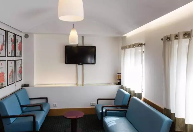 Отель Ibis Leiria Fatima