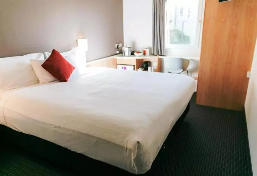 Отель Ibis Newcastle