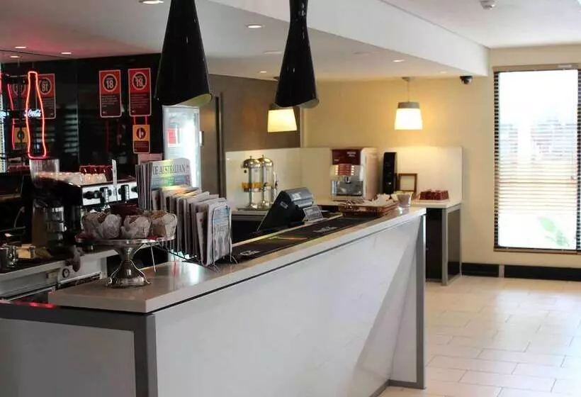 Отель Ibis Newcastle