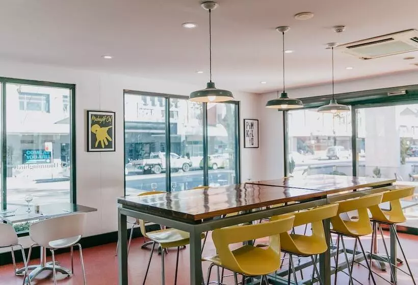 Отель Ibis Newcastle