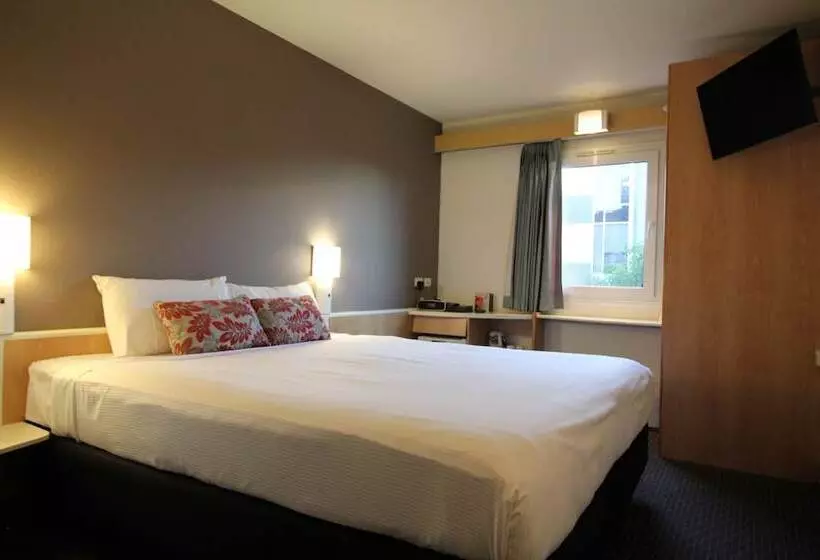 Отель Ibis Newcastle