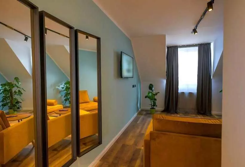 Отель Nikii City