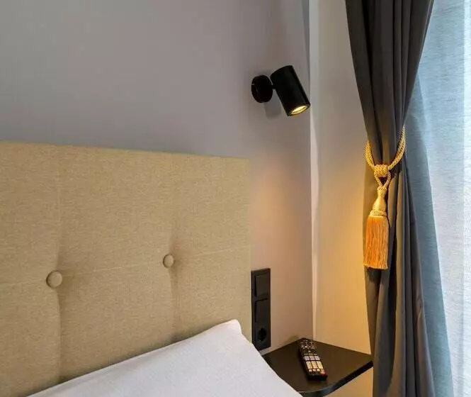 Отель Nikii City