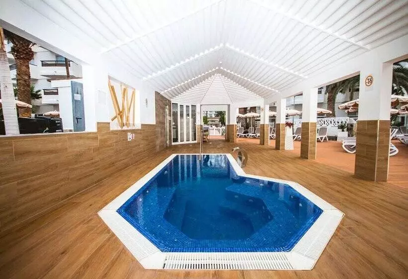 ホテル Servatur Waikiki