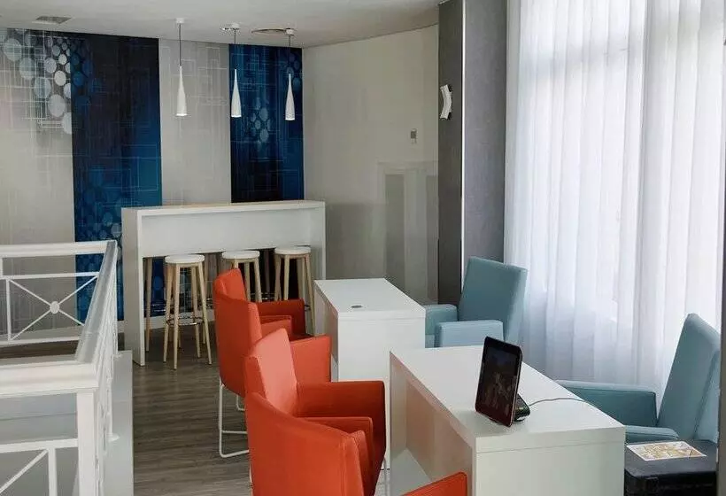 ホテル Servatur Waikiki