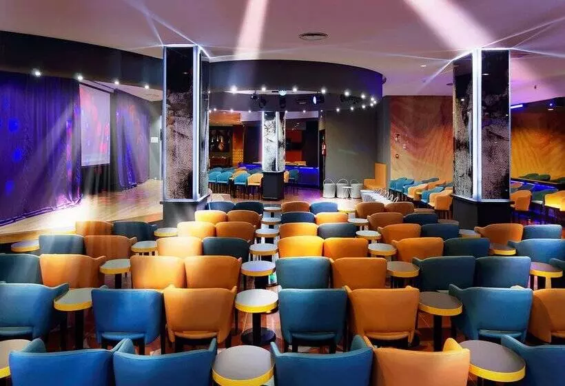 ホテル Servatur Waikiki