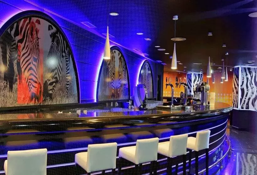 ホテル Servatur Waikiki