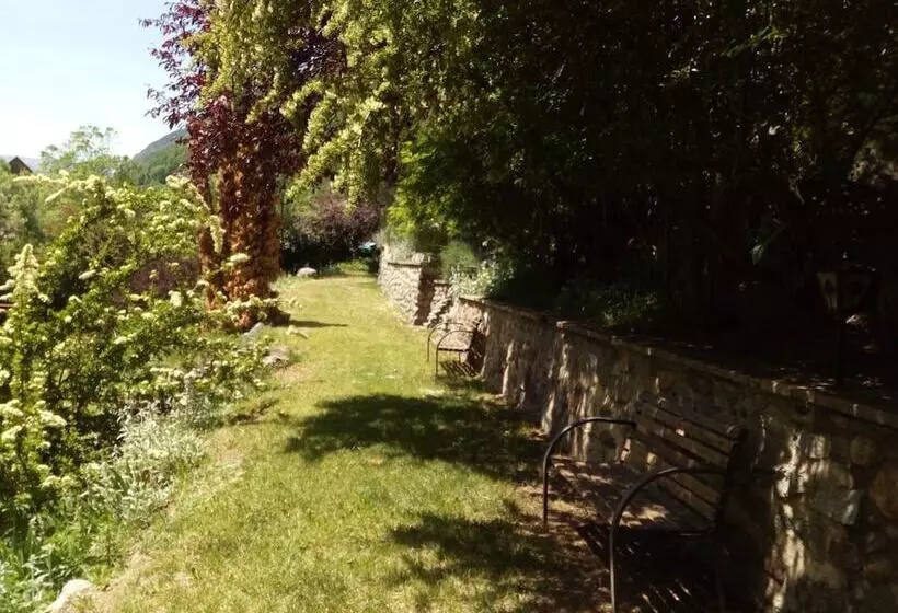 בית מלון כפרי Vallibierna