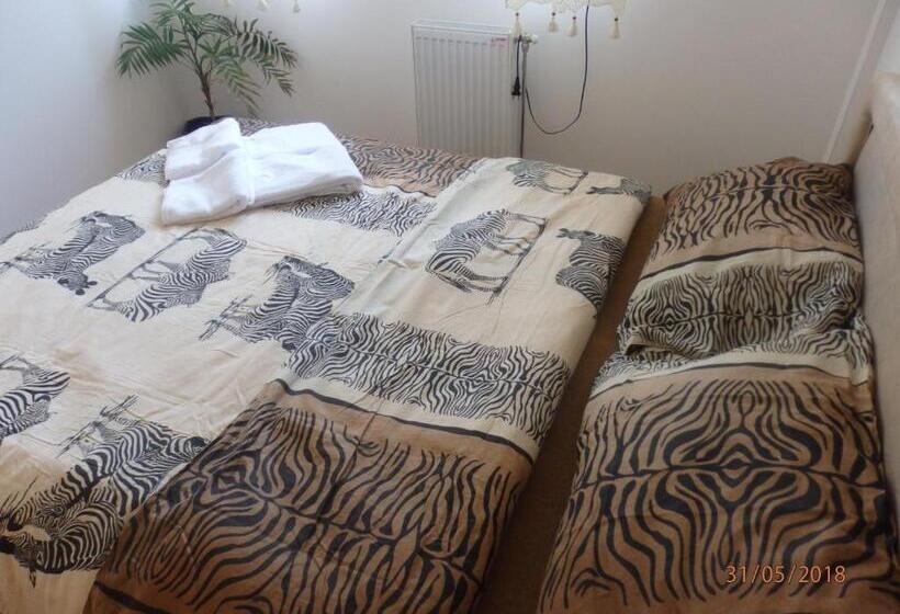 هاستل Apartment Erika