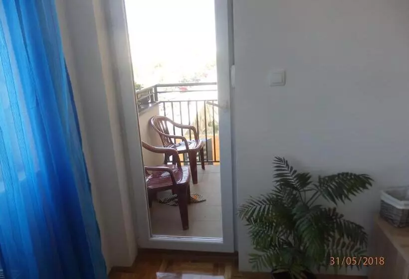 Retkeilymaja Apartment Erika