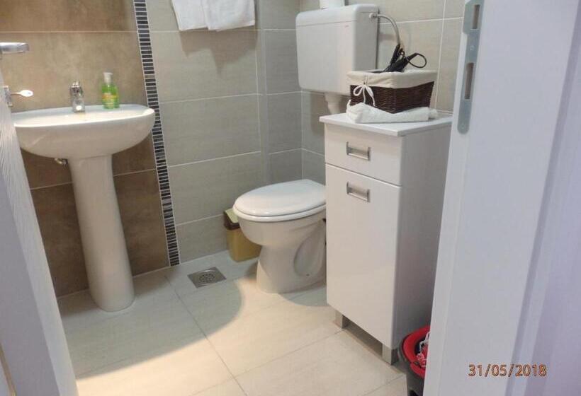 هاستل Apartment Erika