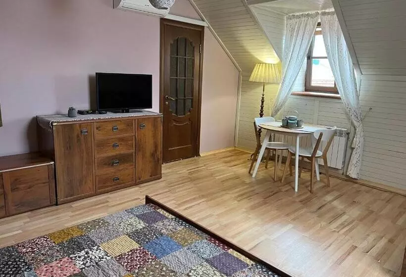 Retkeilymaja гостеріяold Town