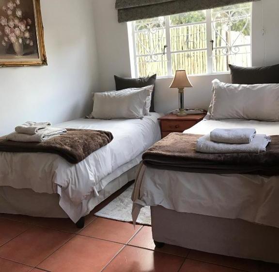 Отель Mein Heim Estate Guest Farm