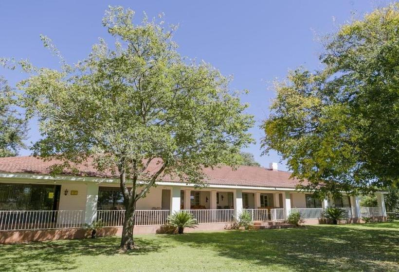 Отель Mein Heim Estate Guest Farm