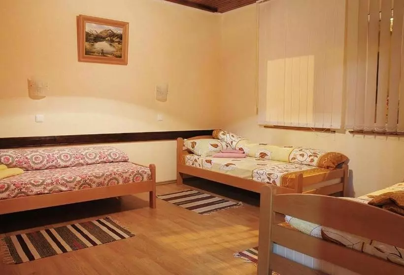 پانسیون Apartman Baron
