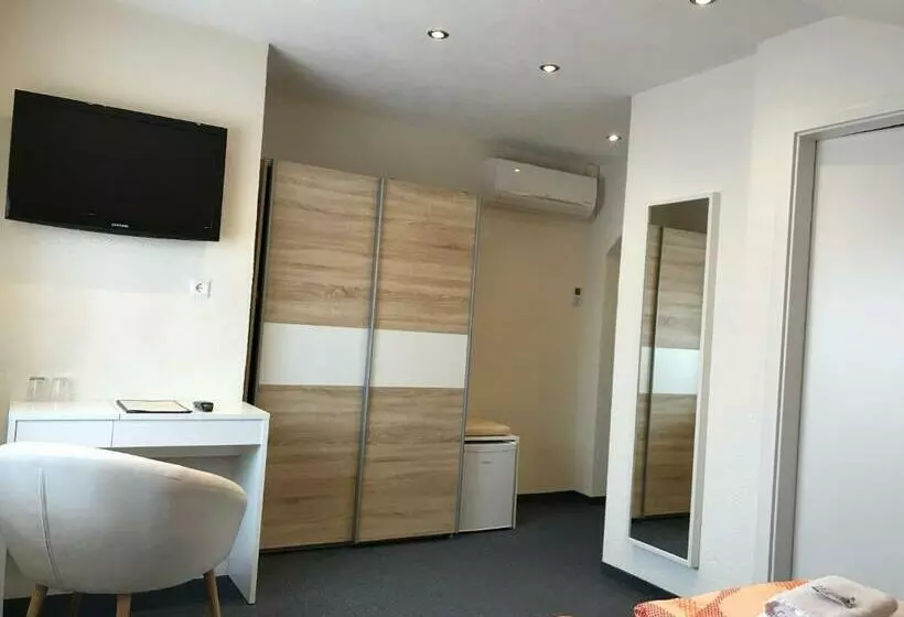 ペンション Gästehaus Elzblick